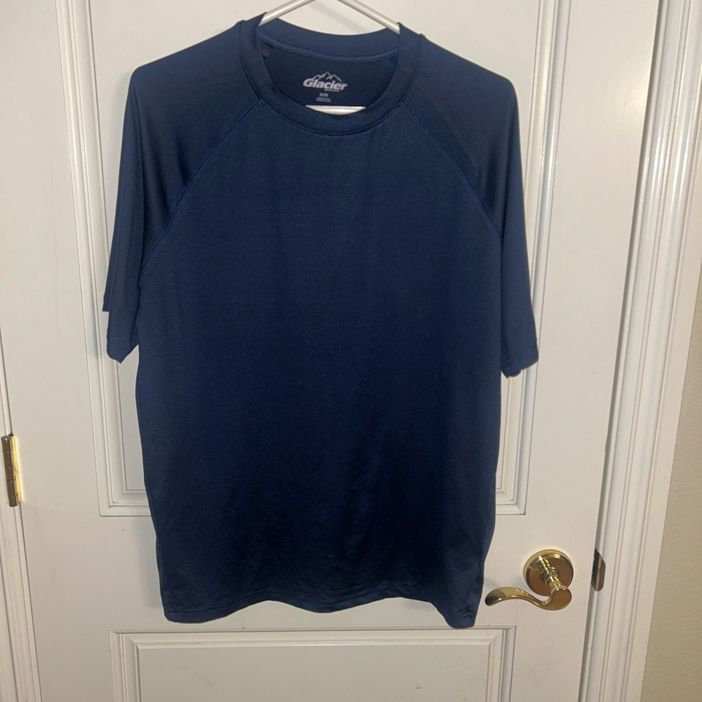 Glacier Blue Short Sleeve Athletic Tee Classic Crew Neck Size Medium